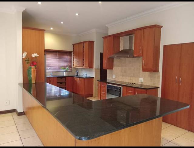 4 BEDROOM HOUSE FOR SALE IN WIERDA PARK